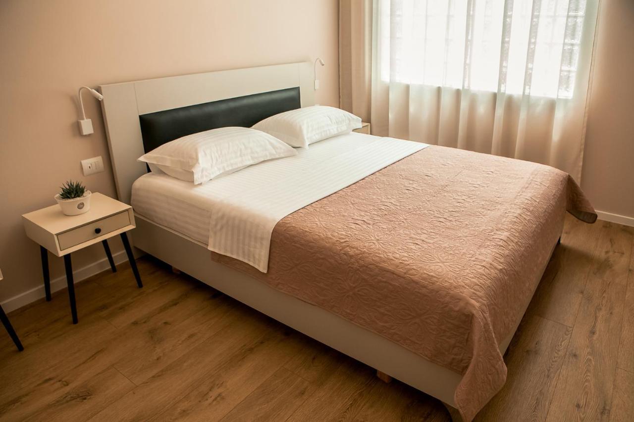 Oda Aparthotel Shkodër Buitenkant foto
